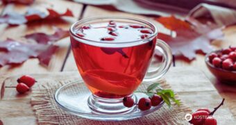Hagebuttentee schmeckt und ist gesund. Aber warum kaufen, wenn er sich doch leicht selbermachen lässt? Sogar die Kerne kannst du nutzen!