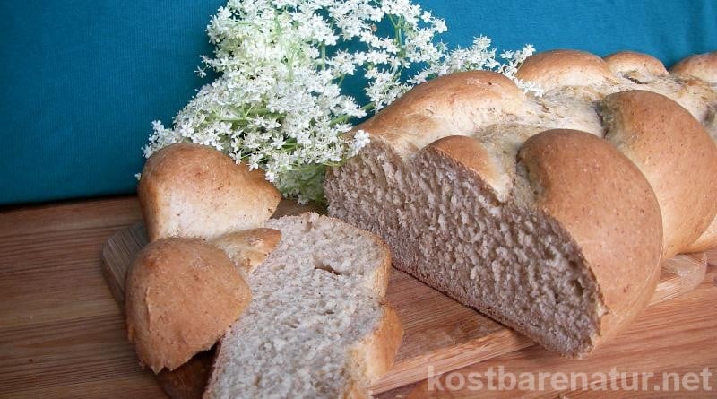 Hast du schon einmal mit Holunderblüten gebacken? Dieses Rezept ist einfach und das Ergebnis einfach köstlich!