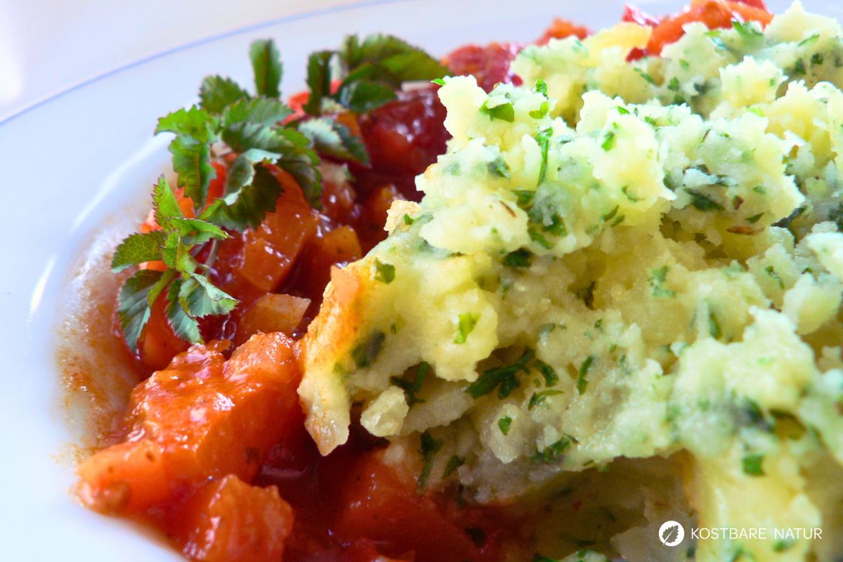 Kartoffelstampf mit Giersch und Knoblauchsrauke