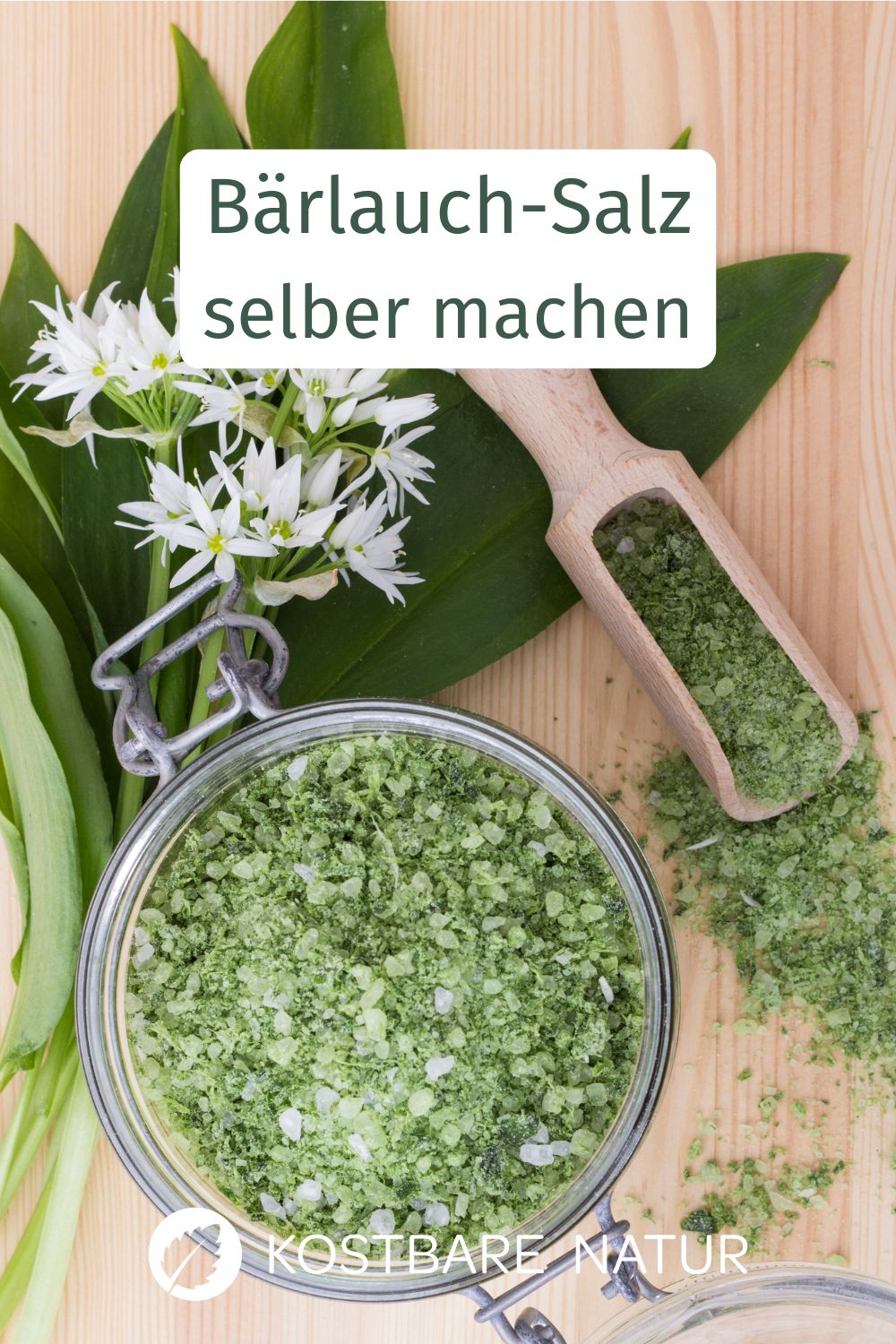 Bärlauchsalz-Rezept: Du brauchst 200 g Bärlauch, 1000 g Salz. Mit wenigen Handgriffen lässt sich das Bärlauch-Aroma im Würzsalz bewahren.