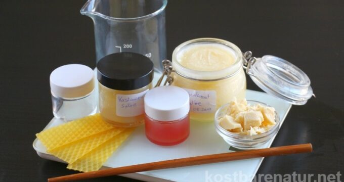Heilsalben selber herzustellen hat viele Vorteile. Welche Materialien du dafür wirklich benötigst und welche Zutaten am besten geeignet sind, erfährst du hier.