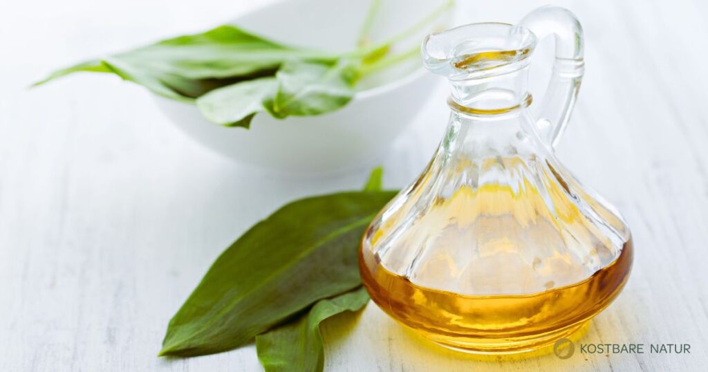 Mit selbstgemachtem Bärlauchöl kannst du die Bärenkräfte bewahren und im Laufe des Jahres z.B. für Salate verwenden.