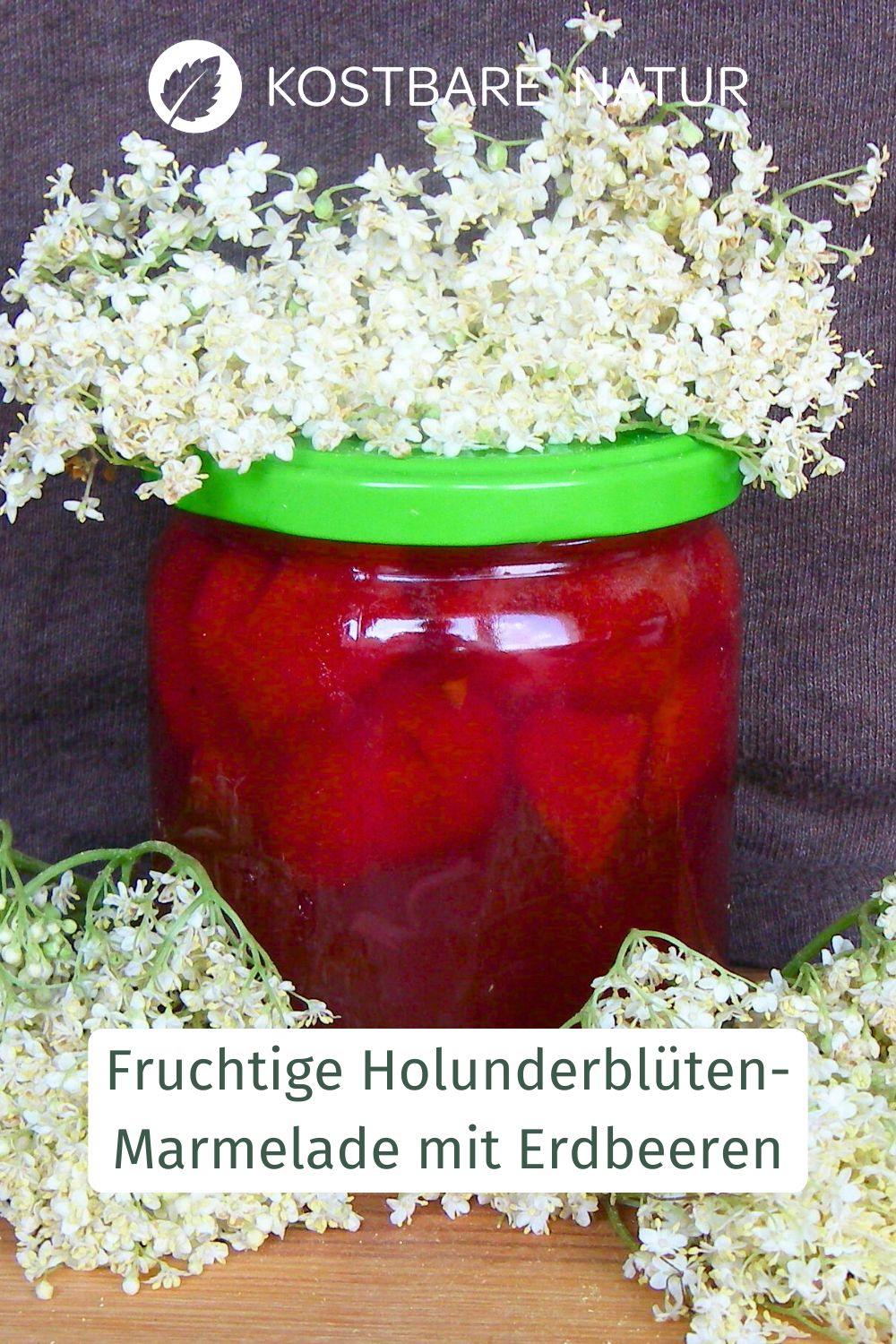 Die aromatischen Blüten des Holunders lassen sich vielfältig in der Küche einsetzen, zum Beispiel für herrliche Holunderblüten-Marmelade!