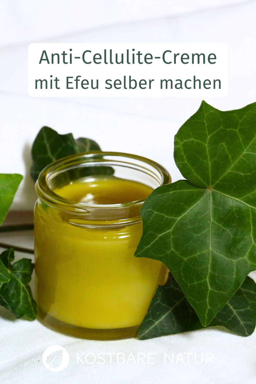 Mit Efeu lassen sich leicht selbstgemachte Pflegeprodukte für eine straffe Haut herstellen. Dieses Rezept für Efeu-Salbe ist einfach, preiswert und wirkt!