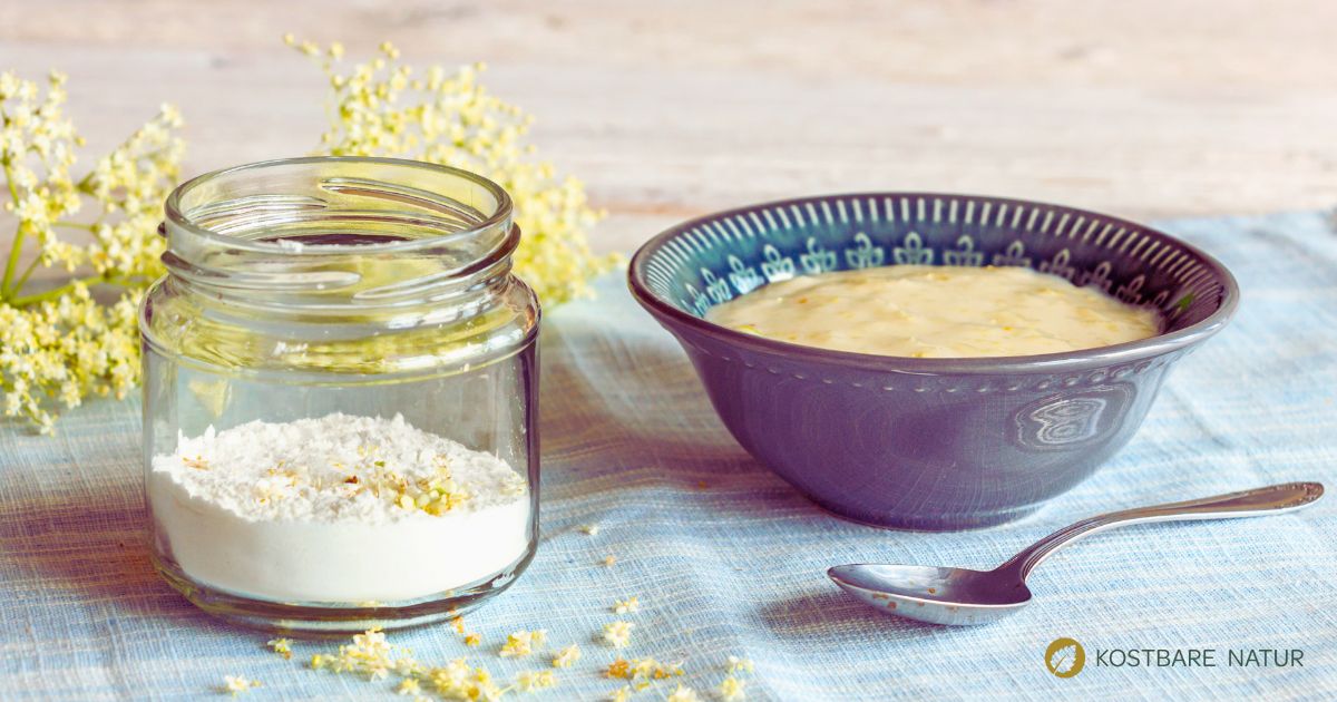 Holunderblütenpudding ist nicht nur köstlich, du kannst ihn sogar auf Vorrat zubereiten in Form einer hausgemachten Fertigmischung.