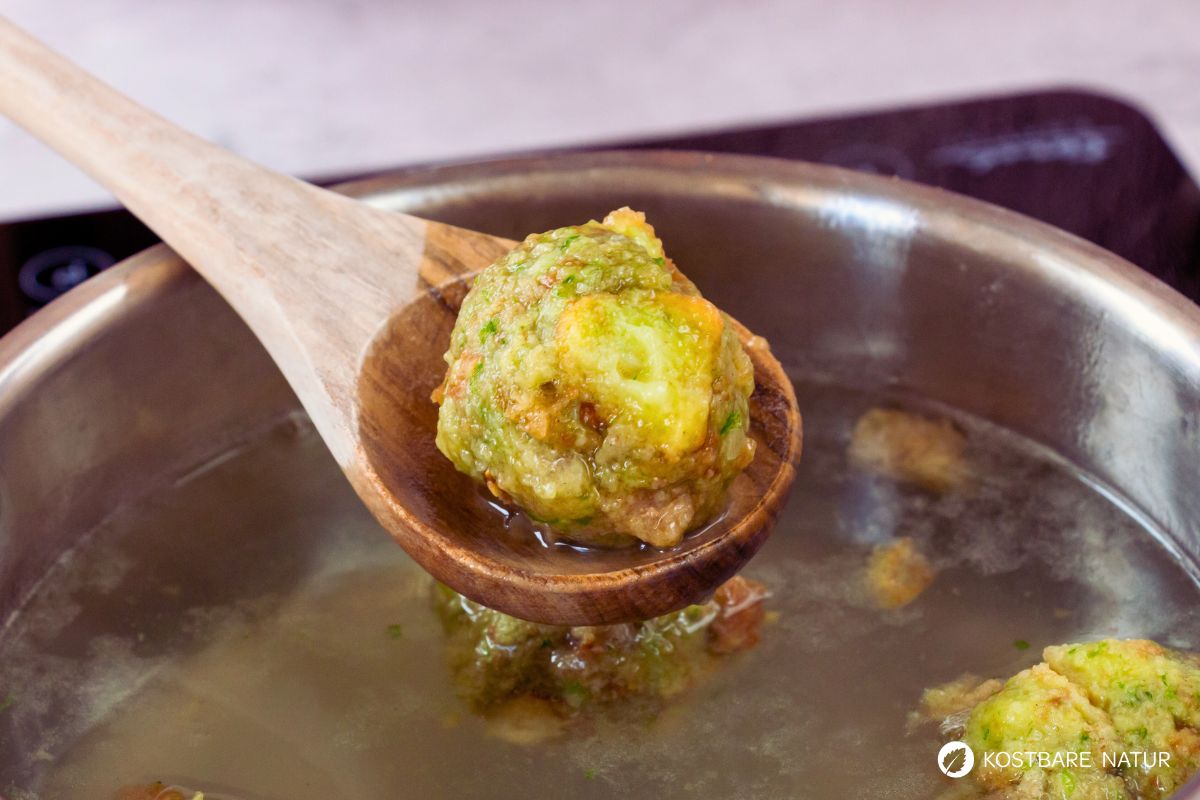 baerlauch-knoedel-rezept-2a (1) Bärlauchknödel aus dem Wasser holen