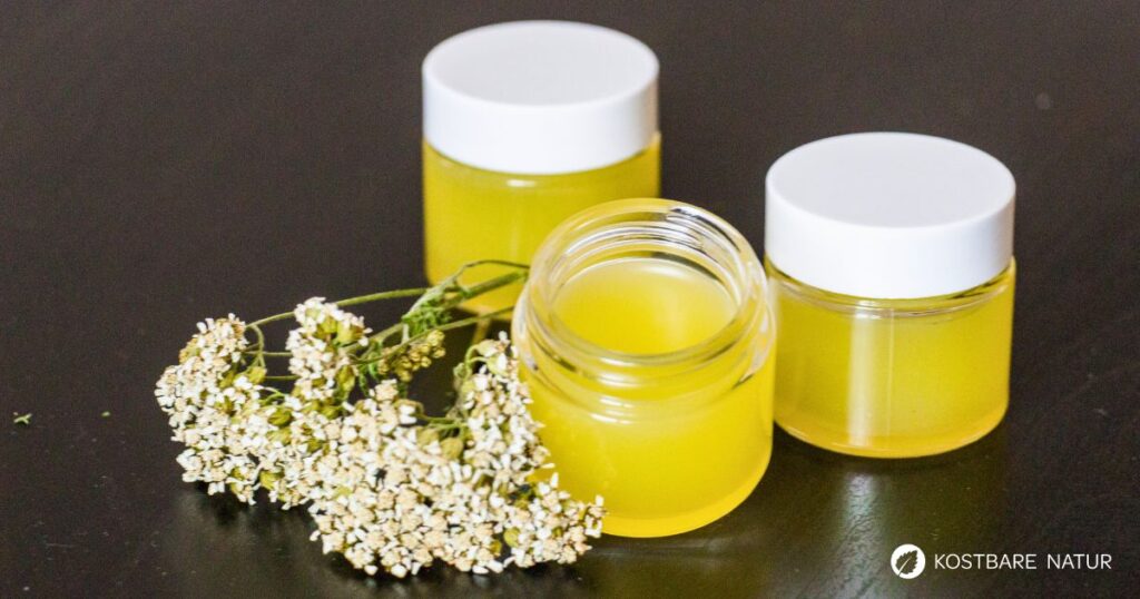 Nutze die vielen heilenden Inhaltsstoffe der Schafgarbensalbe gegen Hautkrankheiten, Wunden, Hämorrhoiden und vieles mehr.