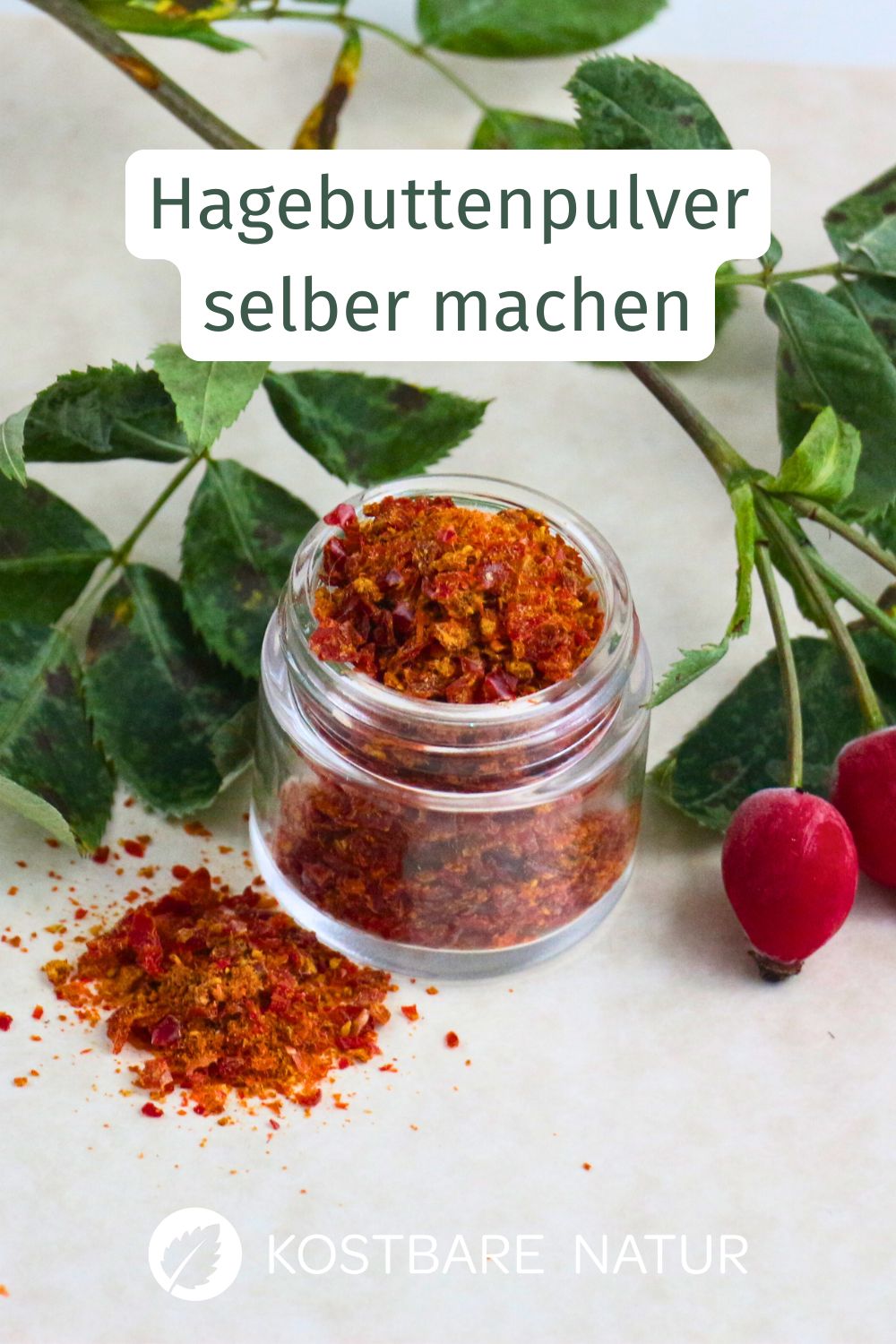 Hagebutten zählen zu den Vitamin-C-reichsten Früchten. Mit diesem Hagebutten Pulver kannst du ihre Kräfte das ganze Jahr über nutzen.