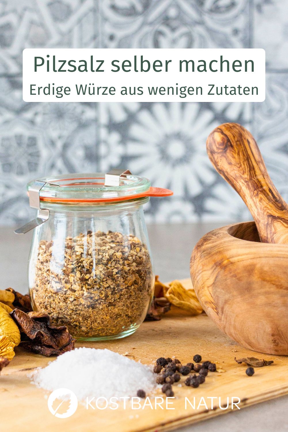 Pilze kannst du auf viele verschiedene Weisen verarbeiten und haltbar machen. Pilzsalz selber machen? Ganz einfach mit nur wenigen Zutaten!
