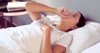 Hier findest du die besten drei Heilpflanzen gegen Husten. Sie kommen ohne künstliche Zusätze aus, haben fast keine Nebenwirkungen und sind vielerorts wild oder in Gärten zu finden.