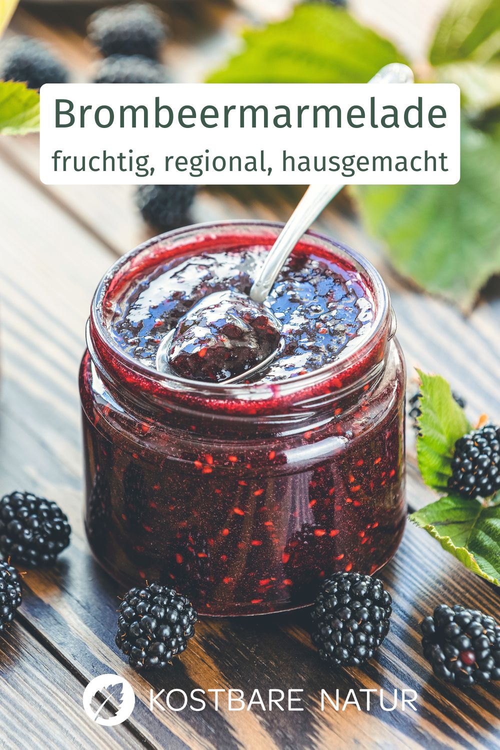 Selbstgemachte Brombeermarmelade gelingt ganz leicht und lässt sich mit weiteren Früchten und Gewürzen in einen individuellen Genuss verwandeln.