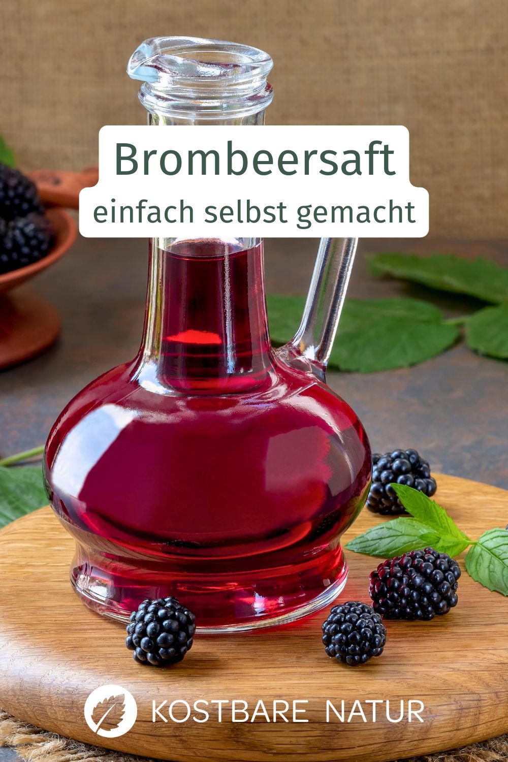 Brombeersaft selber zu machen gelingt mit diesem Rezept garantiert. Er ist reich an Antioxidantien und ist ideal als Wintervorrat.