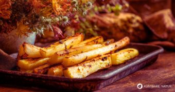Pastinaken Pommes – gesunde, knusprige Alternative zu Kartoffeln. Schnell gemacht im Ofen, ballaststoffreich und perfekt für die Winterküche.