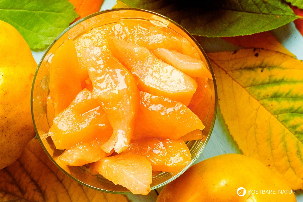 Aromatisches Quittenkompott aus regionalen Früchten - Kostbare Natur Aromatisches Quittenkompott aus regionalen Früchten - Kostbare Natur