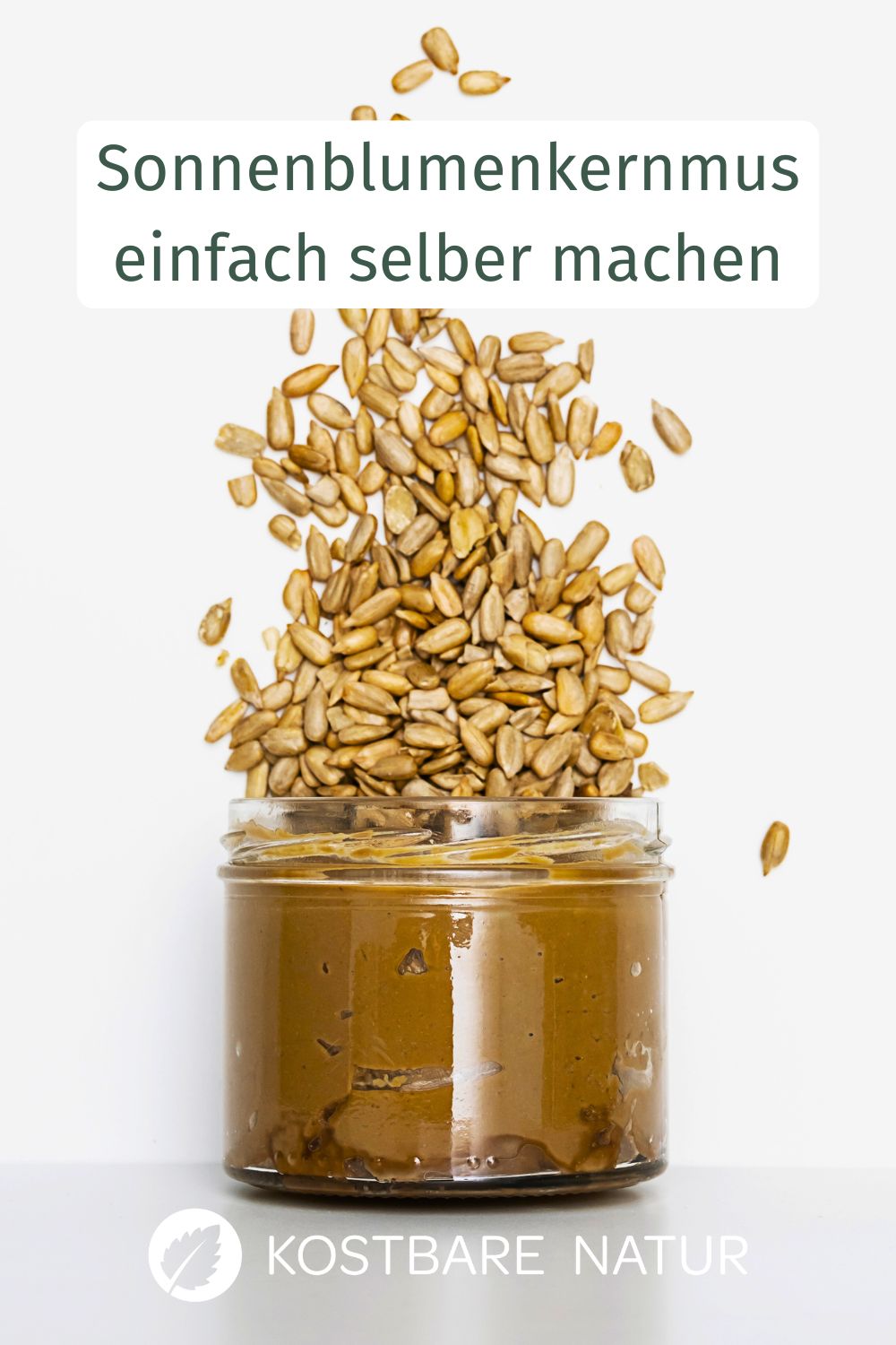 Sonnenblumenkernmus ist eine nachhaltige und leckere Alternative zu weit gereistem Nussmus. Entdecke das gesunde und preiswerte Rezept!