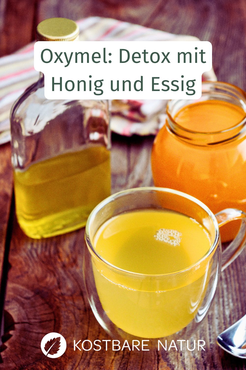Oxymel herstellen leicht gemacht. Entdecke das einfache Grundrezept mit Honig und Essig. Erfahre, warum es so besonders ist.