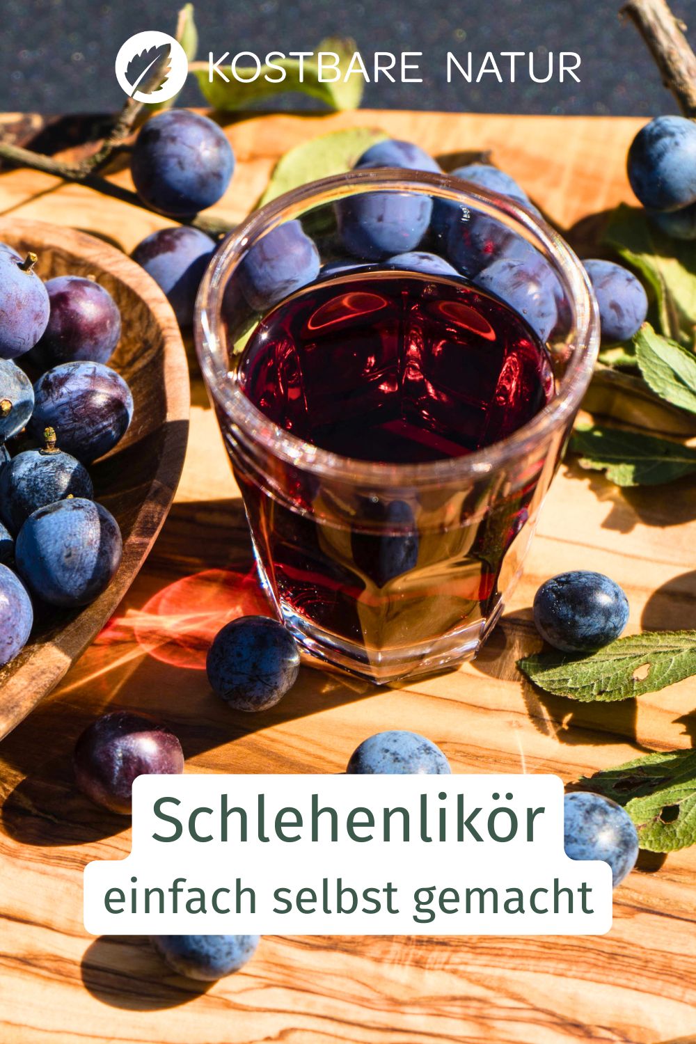Schlehenlikör ist ein regionaler DIY-Genuss, der mit Frost-Trick mild wird und in Maßen die Verdauung unterstützen kann.