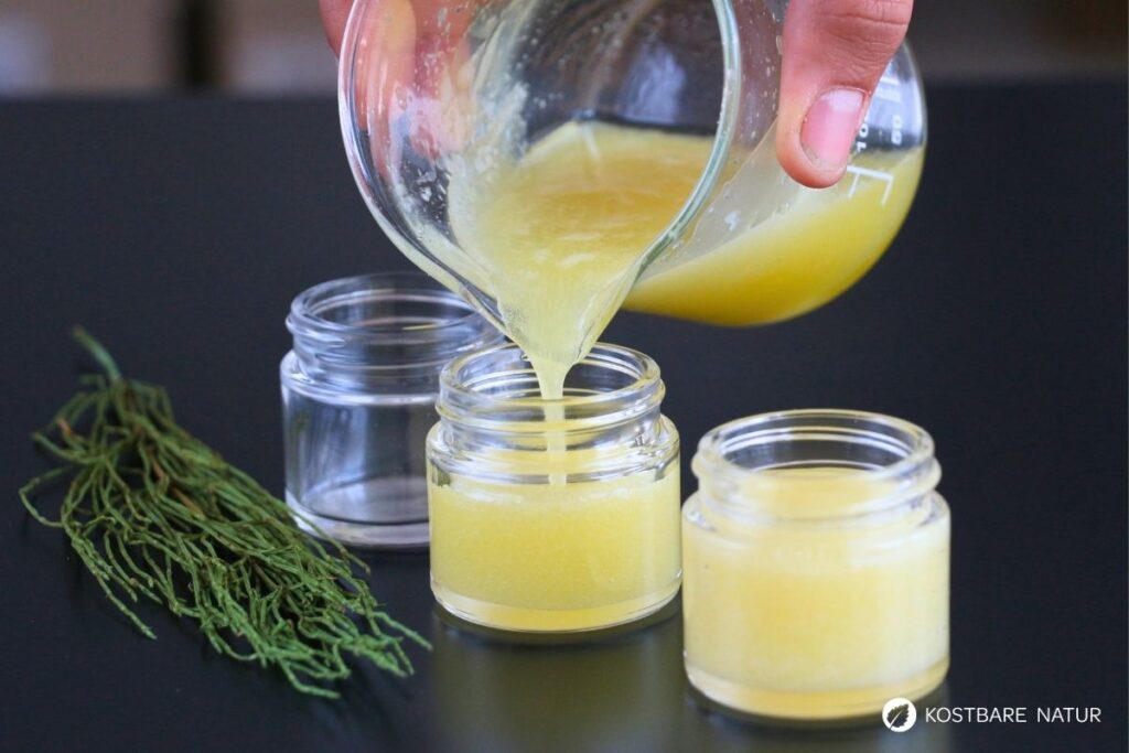 Fertige Salbe abfüllen