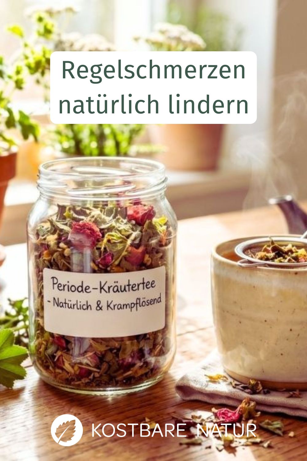 Unterleibskrämpfe während der Periode müssen nicht sein. Entdecke wirksame Wildkräuter wie Frauenmantel & Schafgarbe und ein Rezept für krampflösenden Tee.