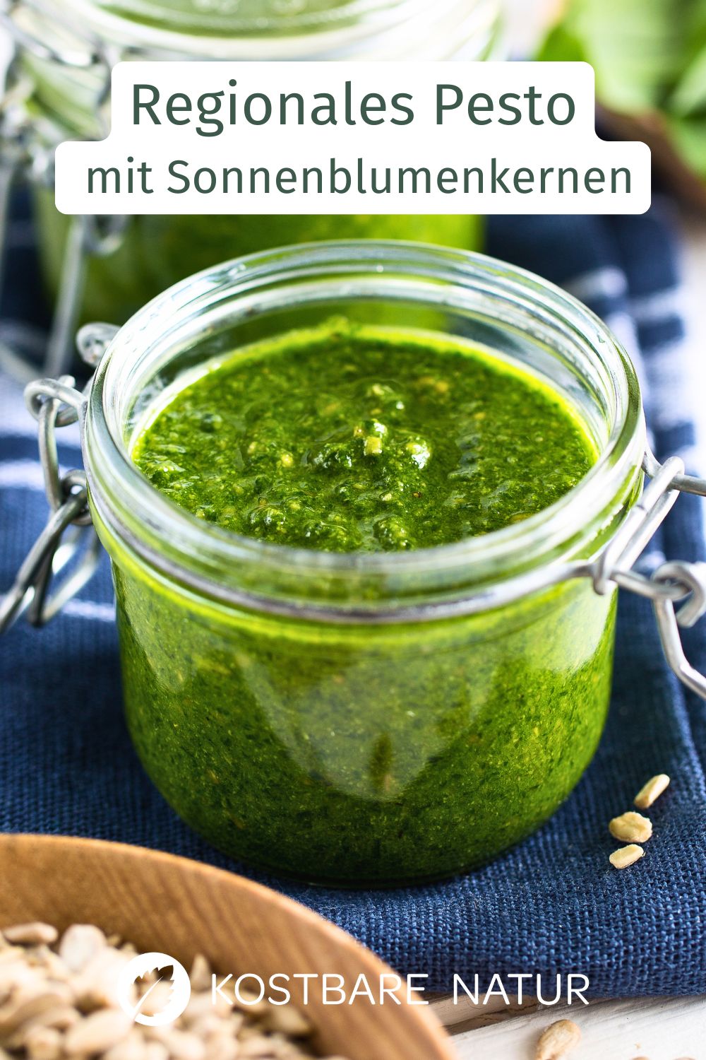 Pesto mit Sonnenblumenkernen: Entdecke die regionale und günstigere Alternative zum Klassiker - mit zahlreichen Variationsmöglichkeiten.