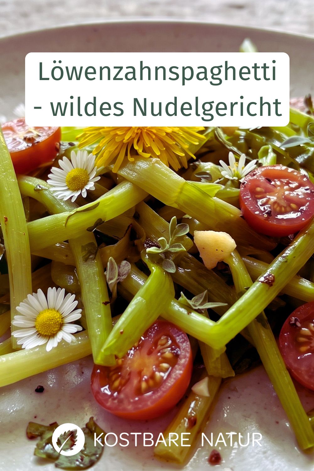 Löwenzahnspaghetti mal anders: Entdecke dieses geniale, kornfreie Rezept aus knackigen Löwenzahnstängeln mit wertvollen Bitterstoffen.