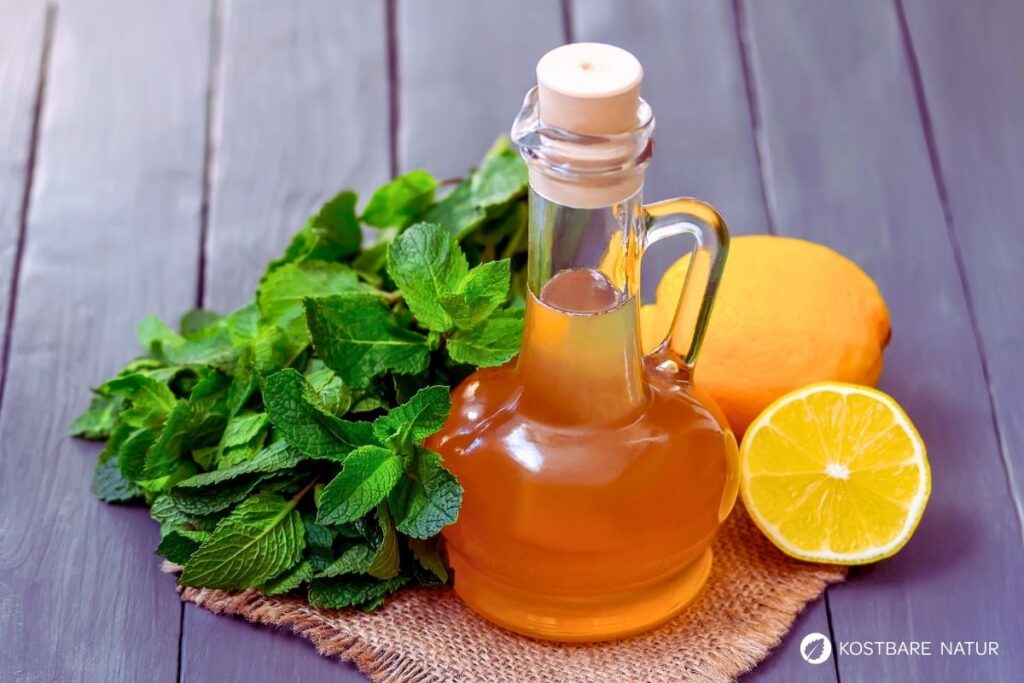 Pfefferminzsirup in Flasche